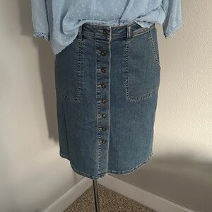 Vince Camuto Blue Button-Front denim skirt